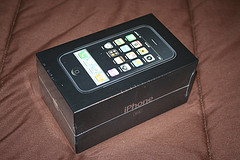 Apple iPhone      D.Phone